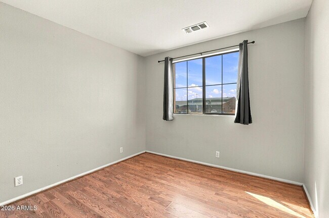 Building Photo - 8776 W Cherry Hills Dr