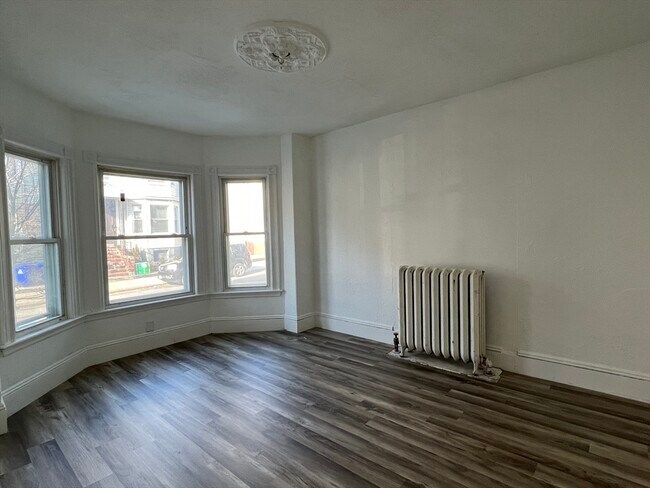 Building Photo - 209 Lexington St