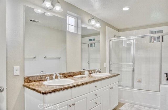 Building Photo - 2 Evergreen Rd