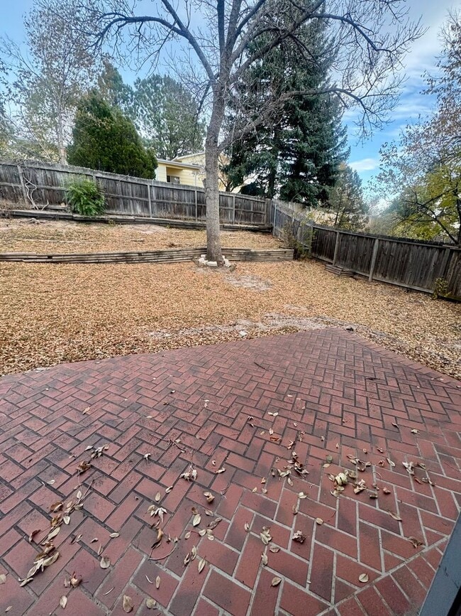 Building Photo - Vista Grande Terrace/4 Bedroom Home