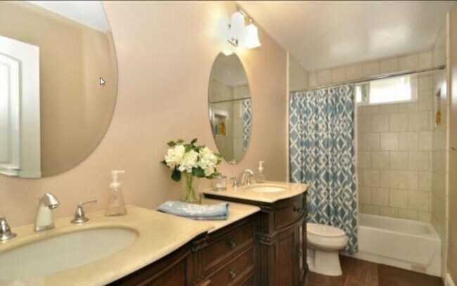 Building Photo - 2374 San Joaquin Ct
