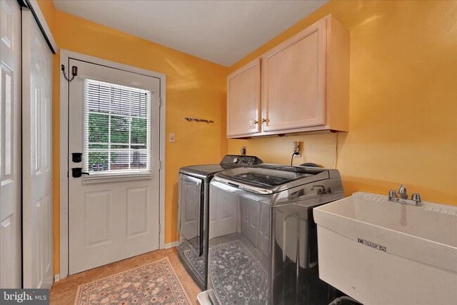 Building Photo - 1118 Jarvis Ln