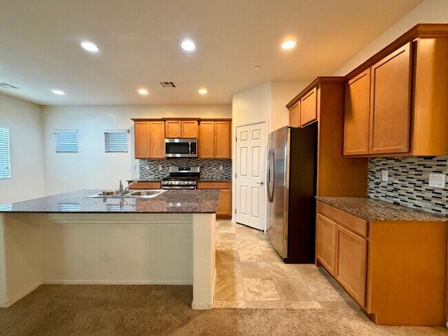 Building Photo - 3 BED 2.5 BATH 2 CAR GARAGE SINGLE FAMILY HOME W/ LOFT, BACKYARD & COMMUNITY POOL, SPA, PLAYGROUN...