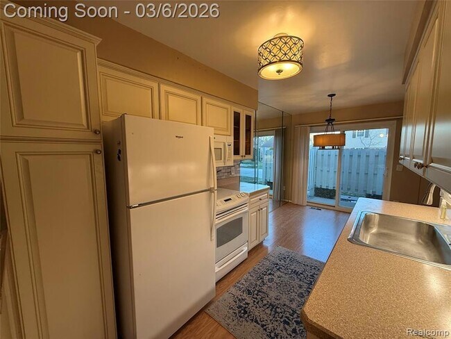 Building Photo - 44585 N Bunker Hill Dr