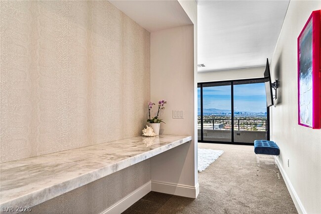 Building Photo - 804 Dragons Eye Dr