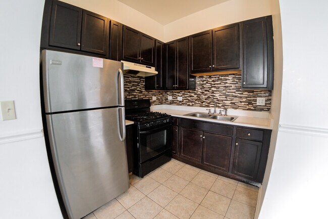 Building Photo - 317 S Homan Ave