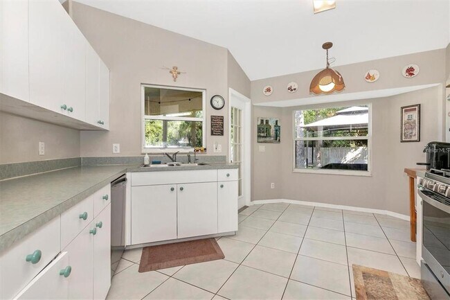 Building Photo - 4382 Sunburst Ave