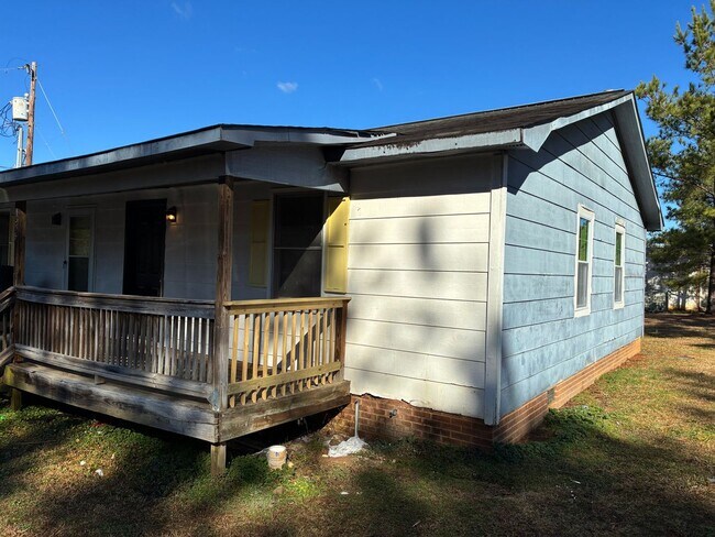 Building Photo - 1375 Lymon Reece Rd