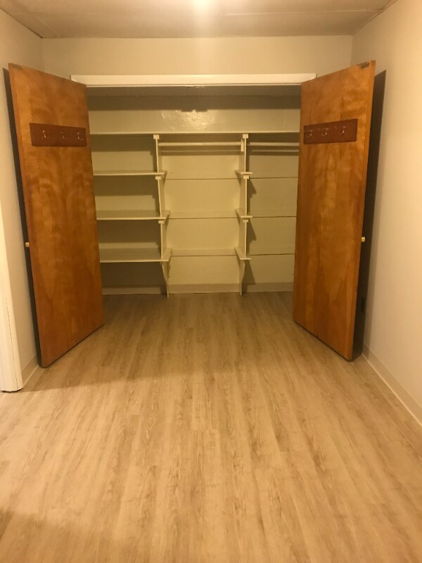 Building Photo - 185 N Main St