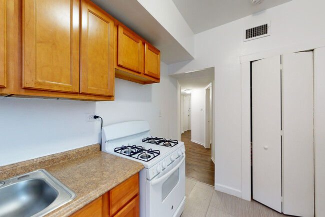 Kitchen - 925 East 46th Street