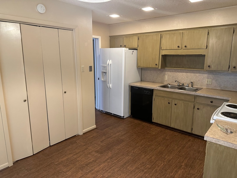 Building Photo - 1429 W Fairmont St