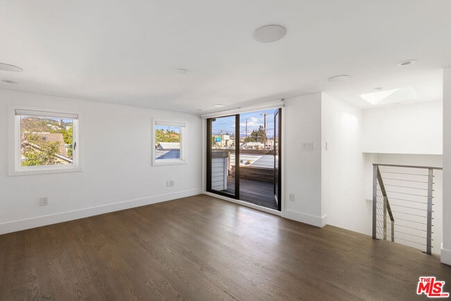 Building Photo - 4525 Melbourne Ave