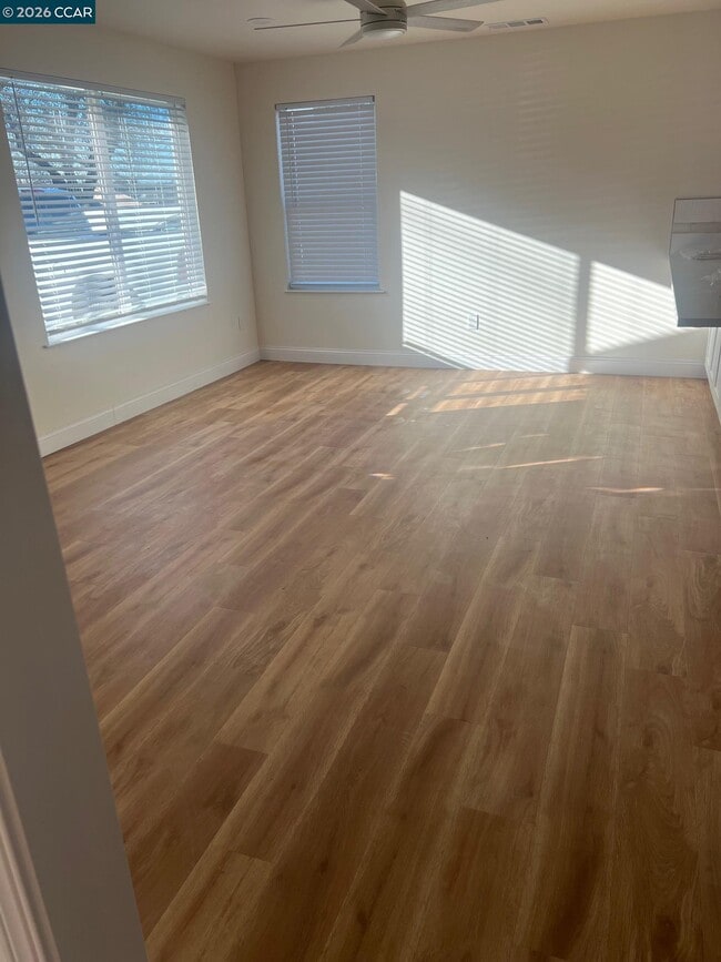 Building Photo - 215 Madison Ave