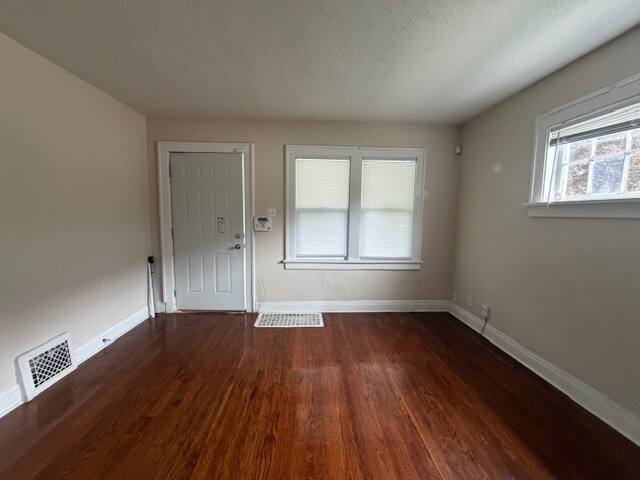 Building Photo - 1241 Bissell St