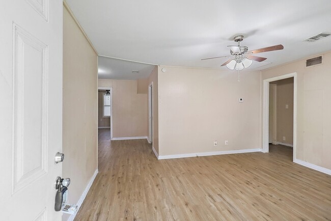 Building Photo - 946 Milam St