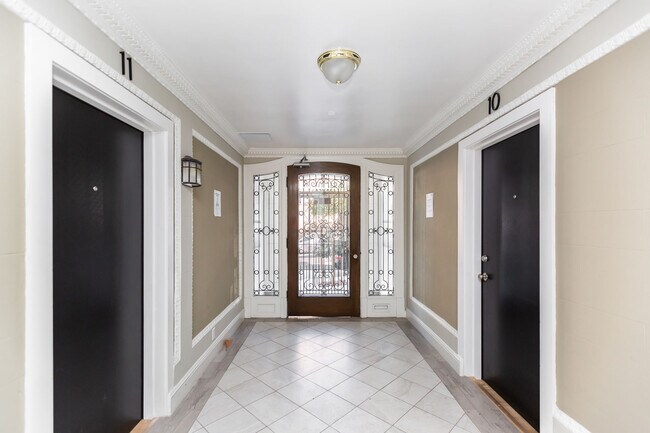 Building Photo - 355 Laguna