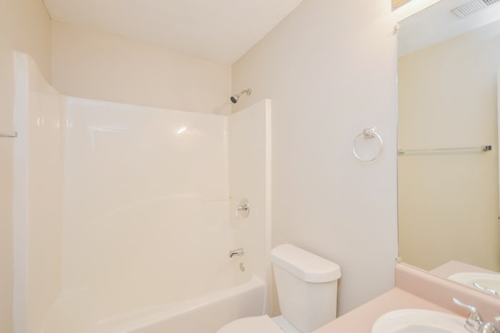 Building Photo - 135 Branchwood Dr