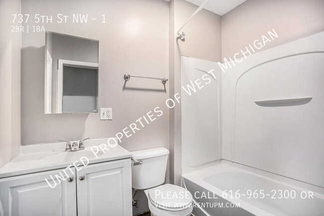 Building Photo - Available Now | 2 Bedroom 1 Bath Apartment...