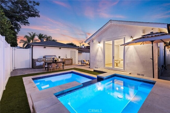 Building Photo - 12947 La Maida St