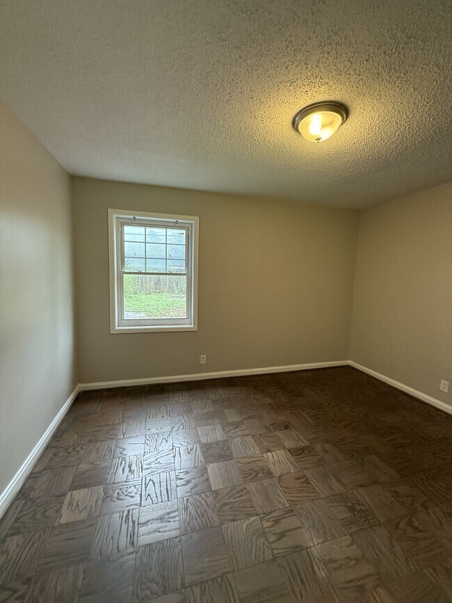 Building Photo - 537 Grant St