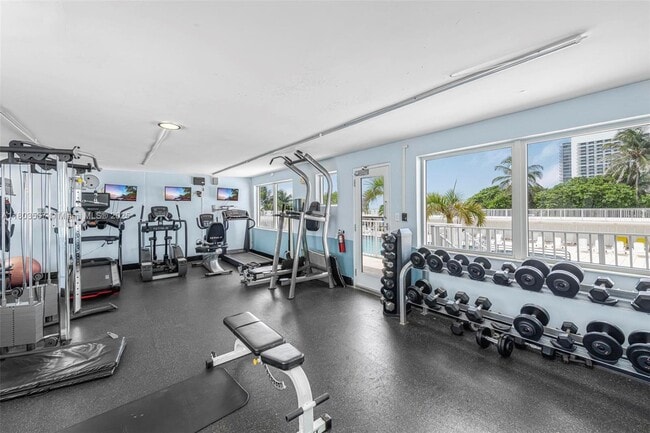 Building Photo - 4747 Collins Ave
