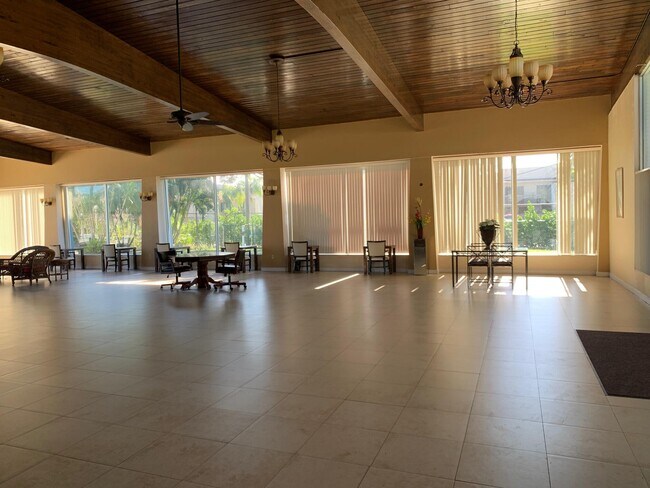 Building Photo - 500 Executive Center Dr