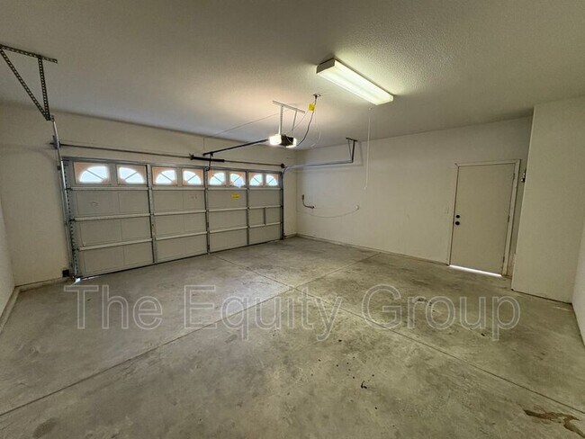 Building Photo - 524 Mallard Ave