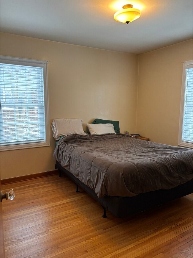 Building Photo - 23822 Amboy St