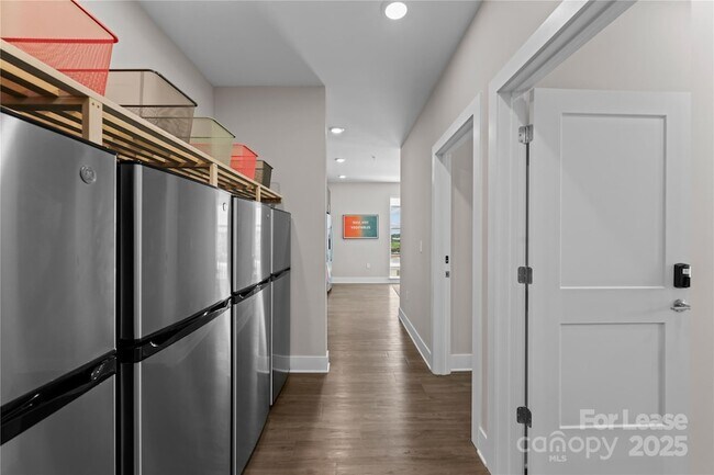 Building Photo - 110 Razades Wy