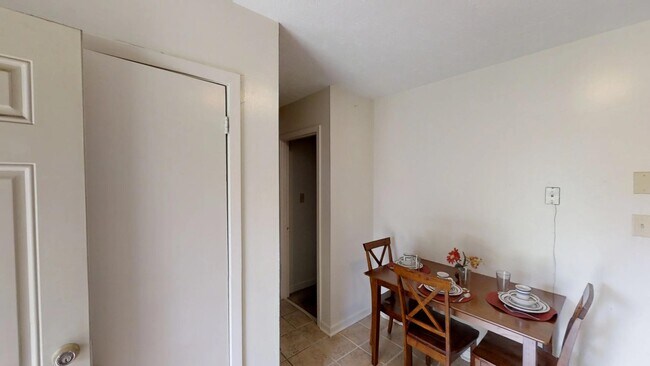 Building Photo - 317 Crabapple Cir