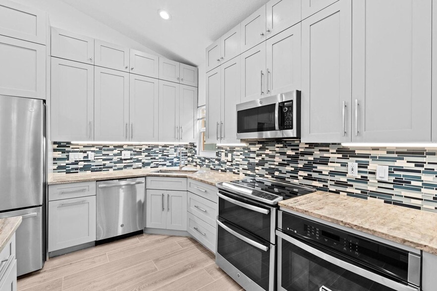 Building Photo - 5122 Elpine Way