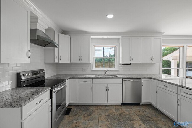 Building Photo - 101 Shady Ln