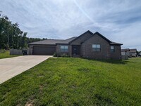 Building Photo - 3 Bed / 2 Bath Home in Riverwood Estates