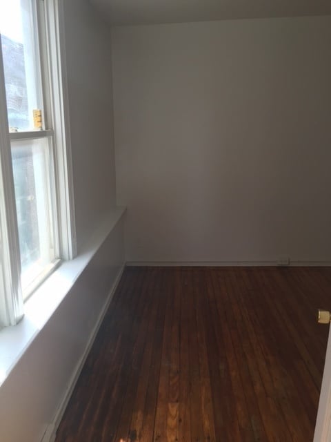 Building Photo - Spacious 2 bedroom apartment on the 2nd floor next to the Rail Trail York City