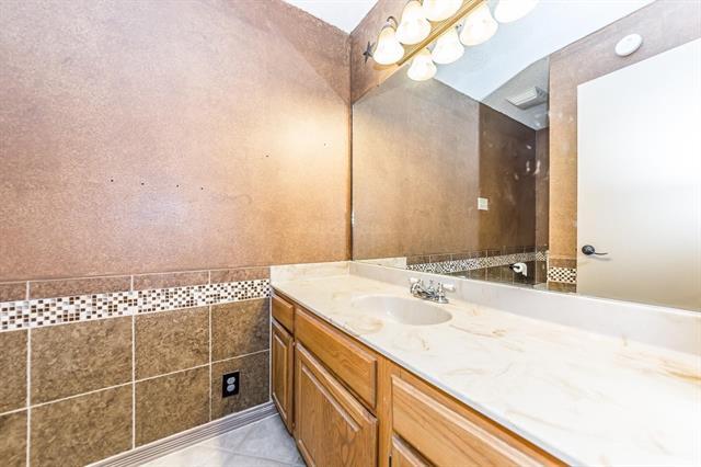 Building Photo - 451 Hancock Ct