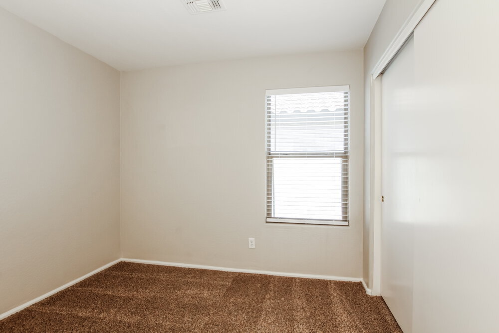 Building Photo - 410 E Daniella Dr