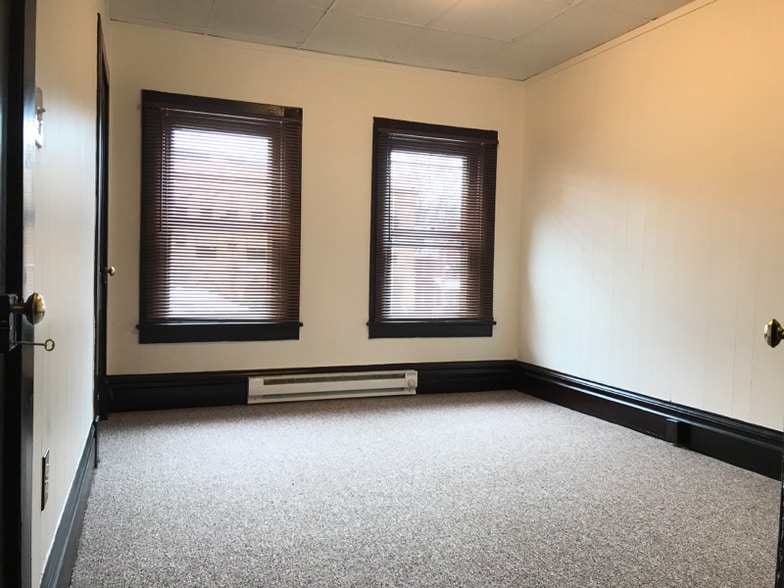 Building Photo - 112A Bernet Way
