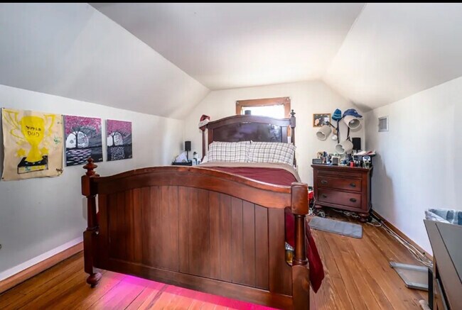Upstairs bedroom - 313 E 17th St