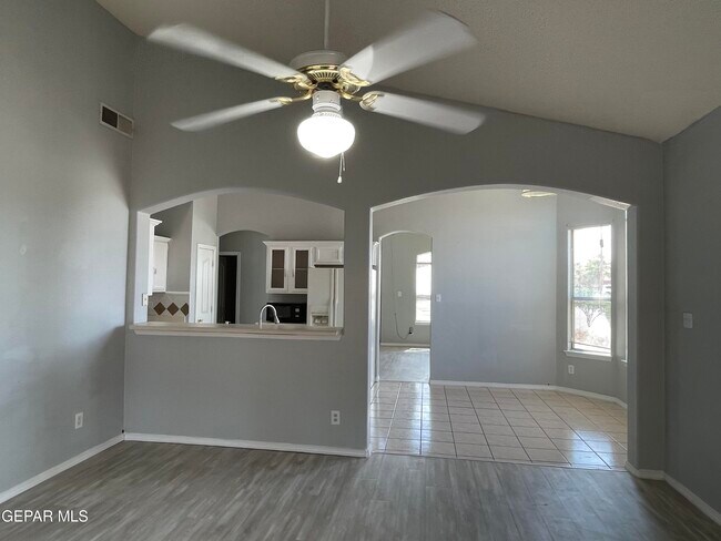 Building Photo - 3701 Trina Pl