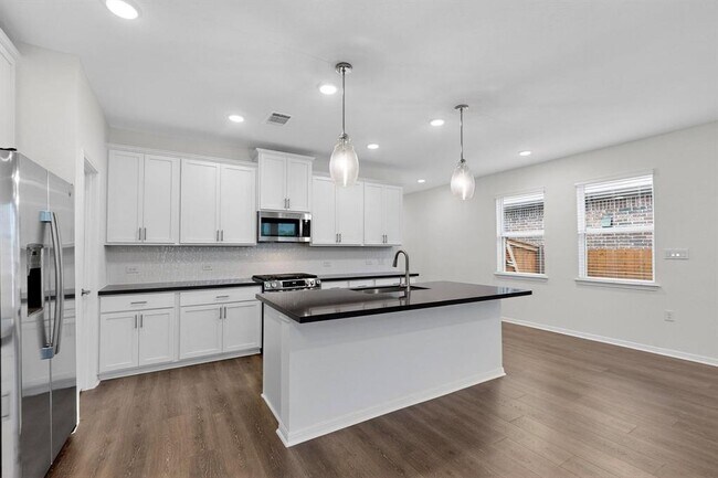 Building Photo - 1204 Purple Martin Dr