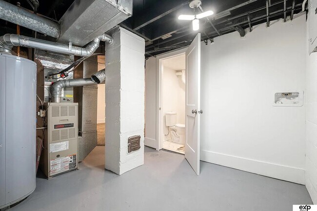 Building Photo - 2717 N 48th Ave