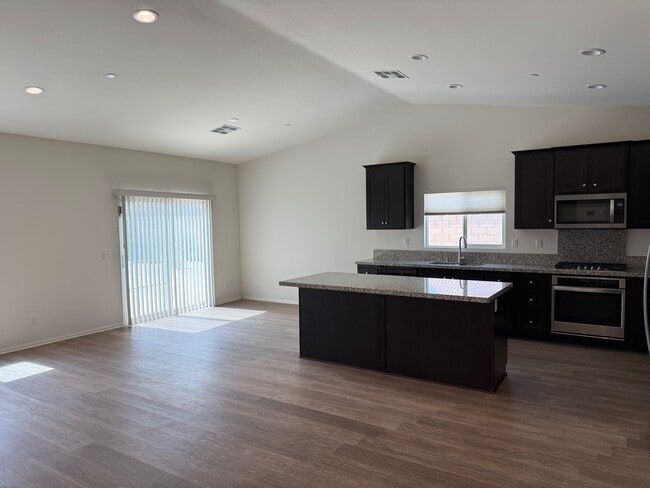 Building Photo - 44159 Le Blanc Ct