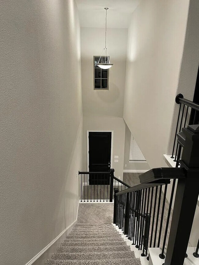Building Photo - 207 Suma Dr