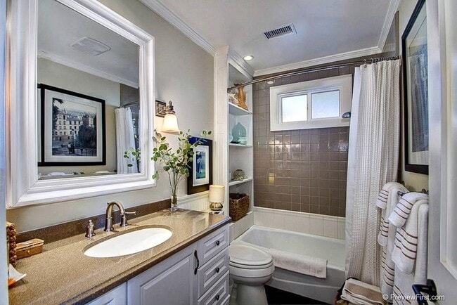 Building Photo - 1-Bed / 1-Bath Craftsman in South Park wit...