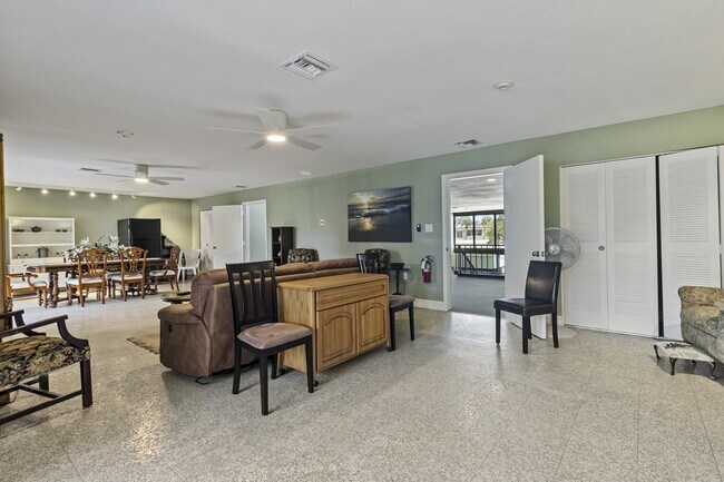 Building Photo - 21280 Brinson Ave