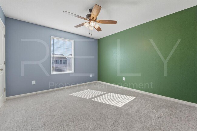 Building Photo - 220 Wonderful Life Way