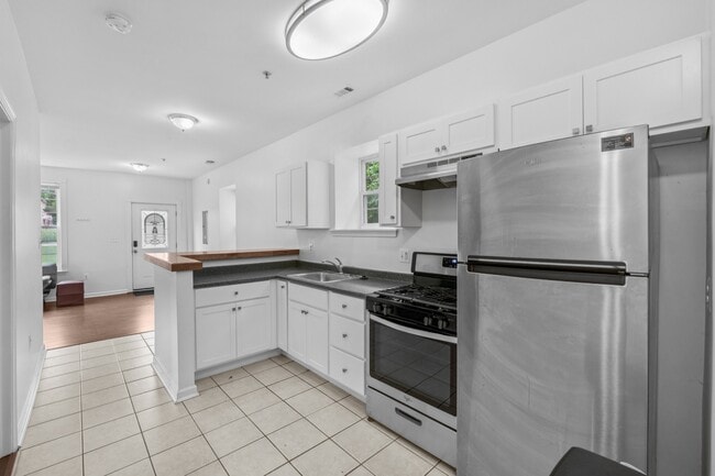 Building Photo - 4813 Calvert Rd