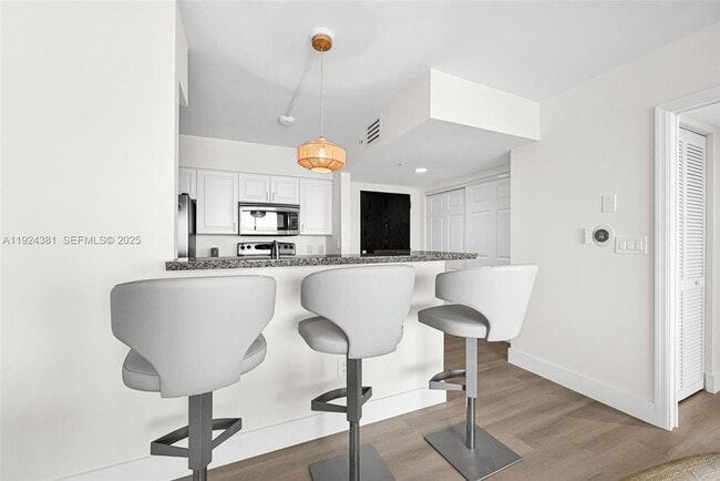 Building Photo - 90 Alton Rd