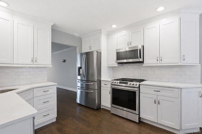 Building Photo - 305 Glenwood Dr