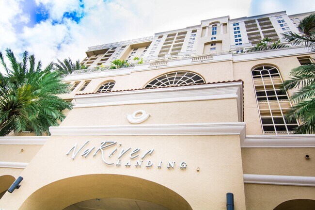 Building Photo - 511 SE 5 Ave